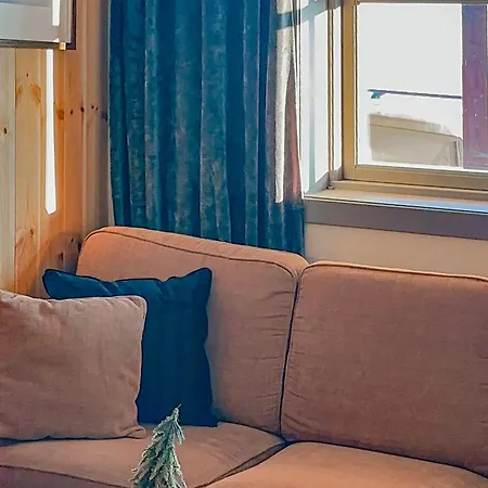 2 Bedroom Cozy In *
